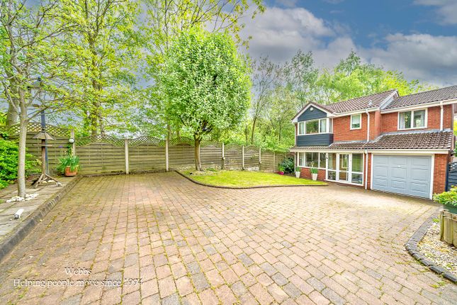 4 bed property, in Weston Close, £390,000