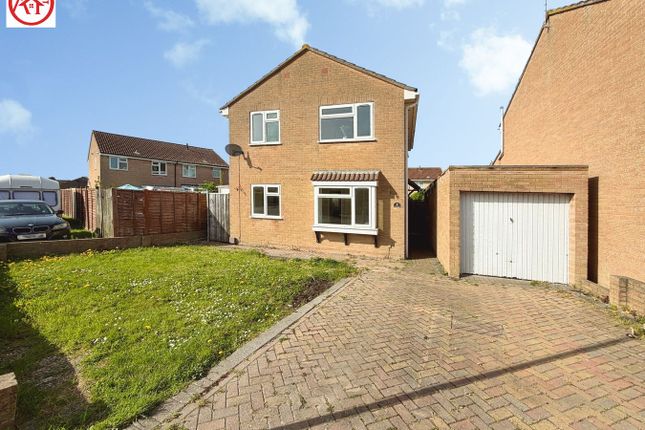 3 bed property, in Hawley Way, £235,000