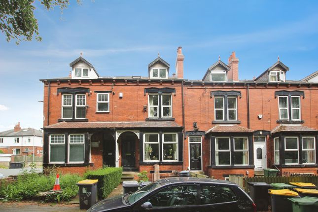 5 bed property, in Langdale Terrace, £270,000