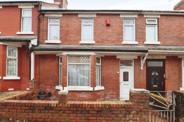 3 bed property, in Woodlands Road, £215,000