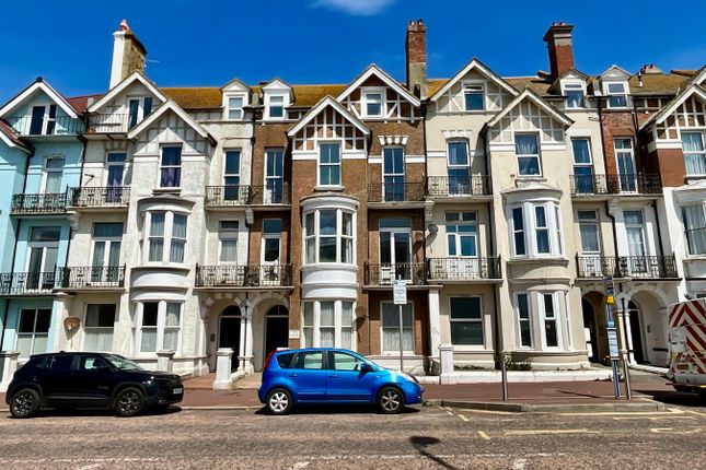1 bed property, in 12A Marina, £189,950