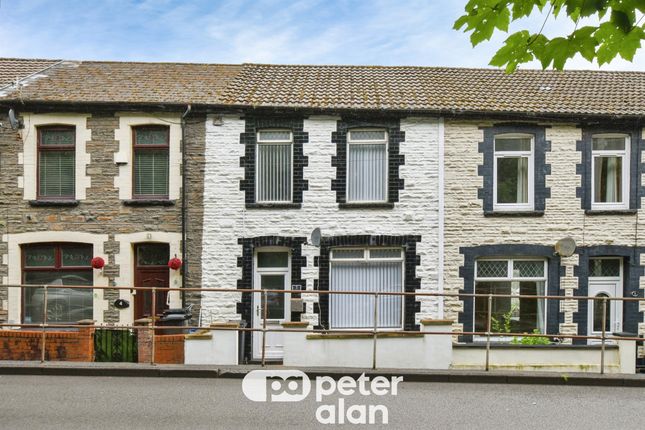 3 bed property, in Danyderi Terrace, £130,000