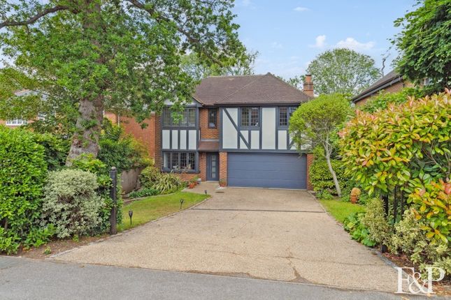 5 bed property, in Woodlands, £1,400,000