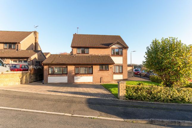 4 bed property, in Fenner Brockway Close, £365,000