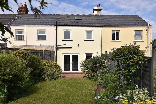 2 bed property, in Topsham Road, £270,000