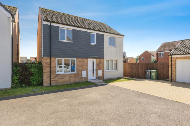 4 bed property, in Reeve Way, £375,000