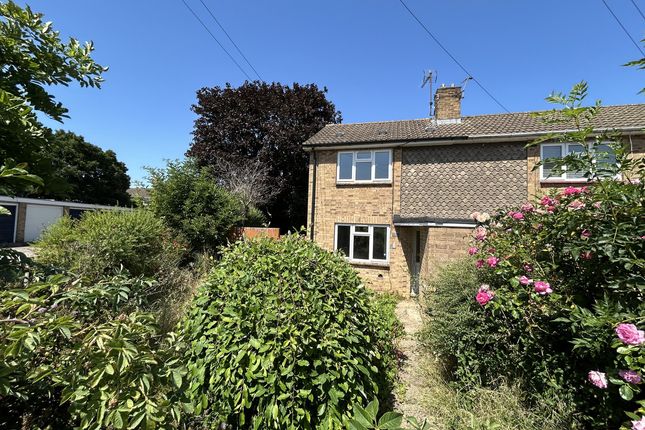 1 bed property, in Cheviot Close, £105,000