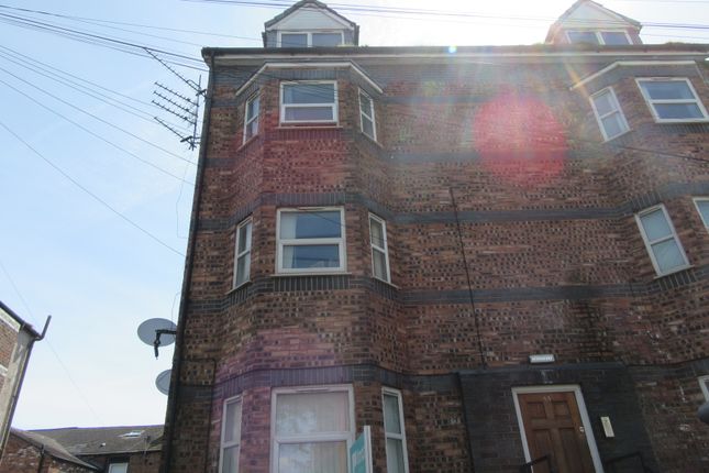 1 bed property, in Kremlin Drive, £65,000