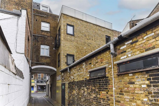 2 bed property, in Western Mews, £725,000