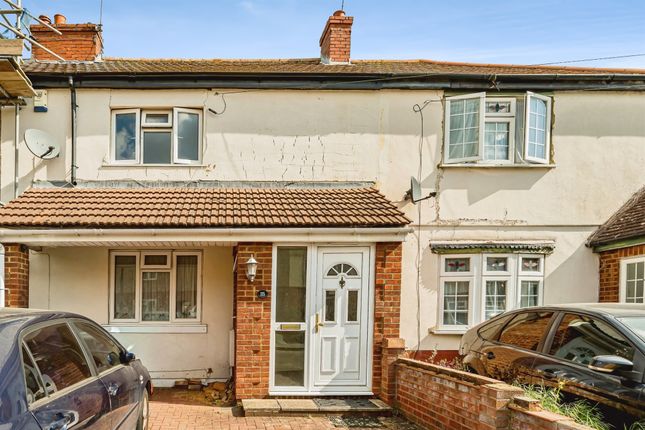 3 bed property, in Howard Avenue, £475,000