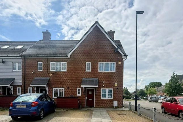 3 bed property, in Foxley Road, £499,999