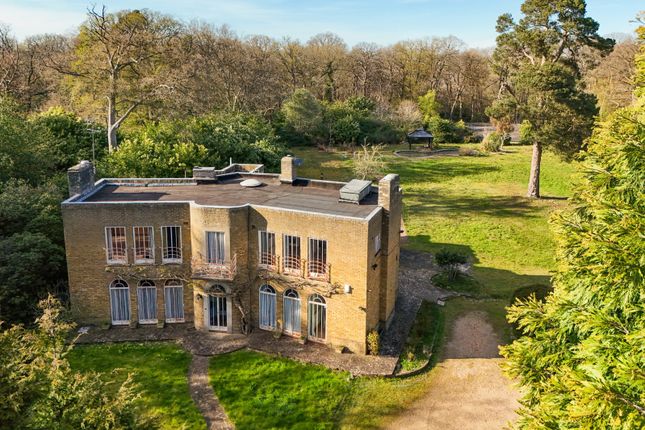 4 bed property, in Slade Oak Lane, £1,895,000