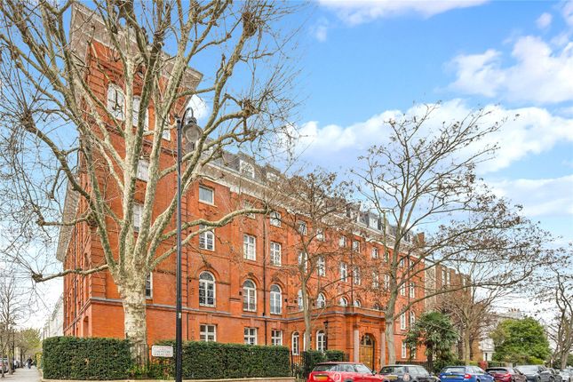 1 bed property, in Thornbury Court, £595,000