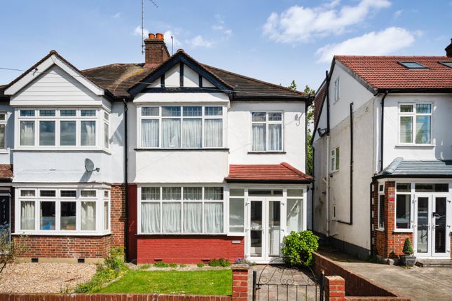 3 bed property, in Hamilton Avenue, £525,000