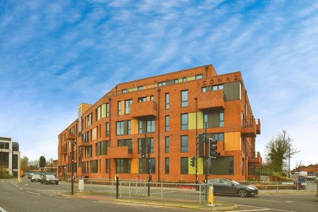 2 bed property, in Icona 2, £430,000