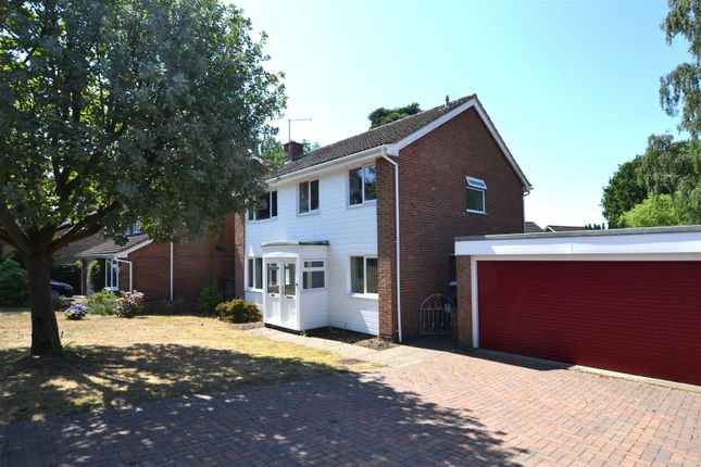 4 bed property, in Dukes Mead, £660,000