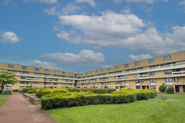 1 bed property, in 143. Collingwood Court, £5,000