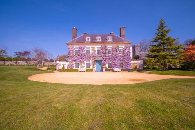 7 bed property, in Gileston, £4,000,000