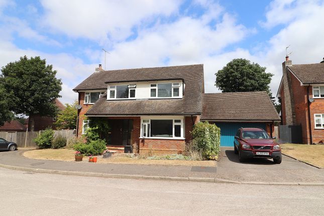 4 bed property, in Chestnut Walk, £900,000