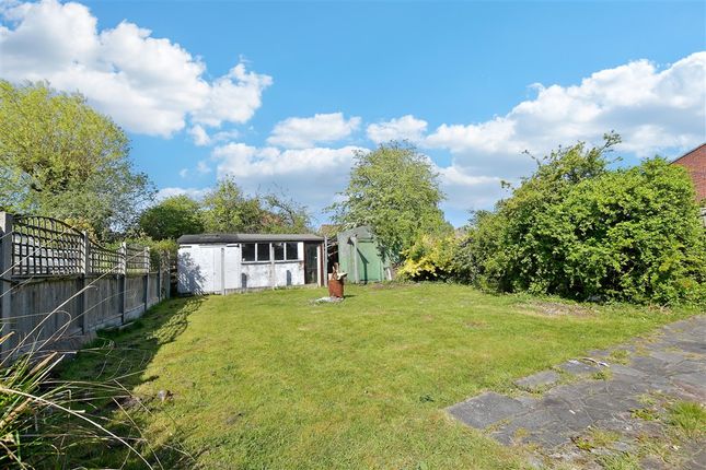 2 bed property, in Railway Approach, £425,000