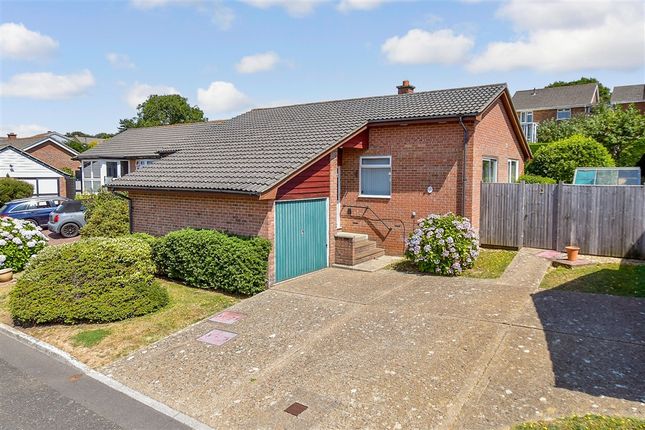 2 bed property, in Kestrel Close, £280,000