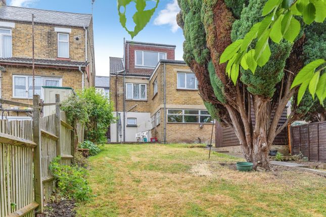 4 bed property, in Clarence Road, £350,000