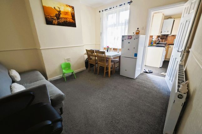 3 bed property, in Alcombe Road, £207,000