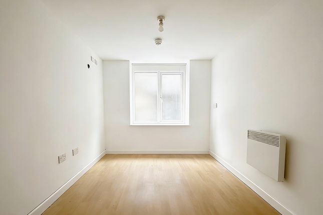1 bed property, in Sunbridge Road, £13,000