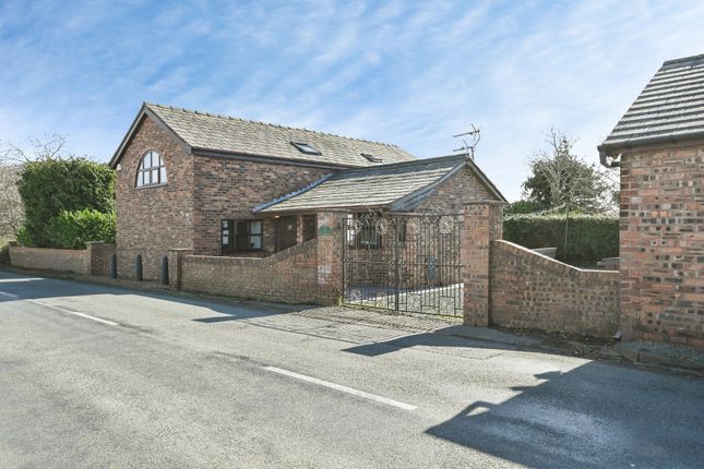 3 bed property, in Lumber Lane, £500,000