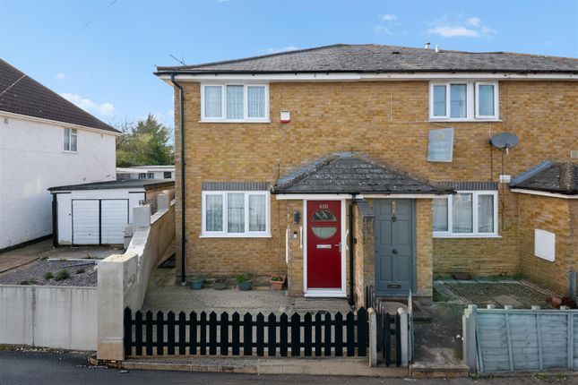 1 bed property, in Tudor Road, £290,000