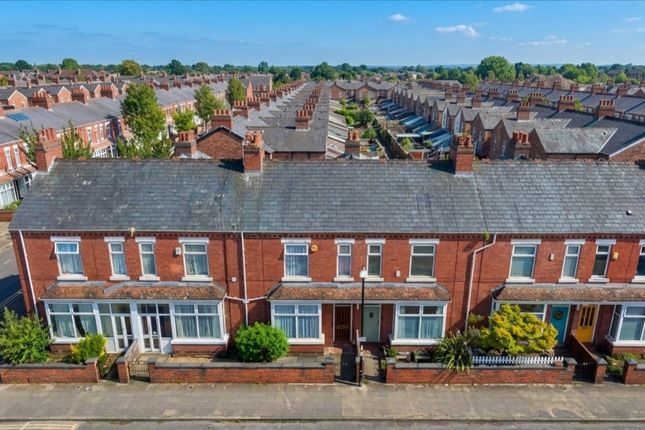 3 bed property, in Taylors Road, £275,000