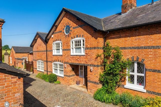 4 bed property, in Draycott House, £475,000