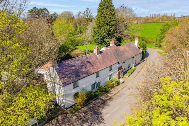 5 bed property, in 44 Manor Road, £725,000