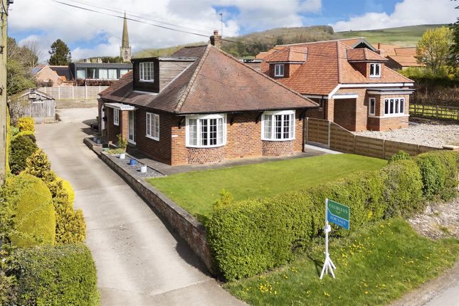 3 bed property, in Park Lane, £425,000
