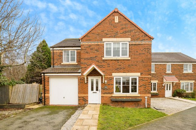 4 bed property, in Llys Garmon, £280,000