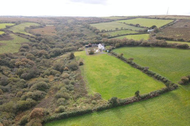3 bed property, in Llannon, £595,000
