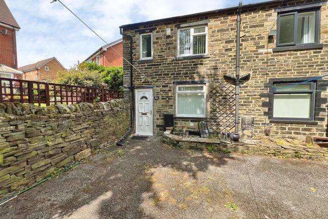 2 bed property, in Leeds Road, £70,000