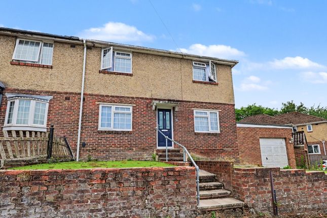 3 bed property, in Barry Road, £180,000