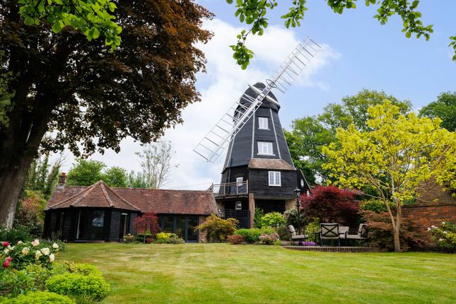 4 bed property, in The Hollow, £1,600,000