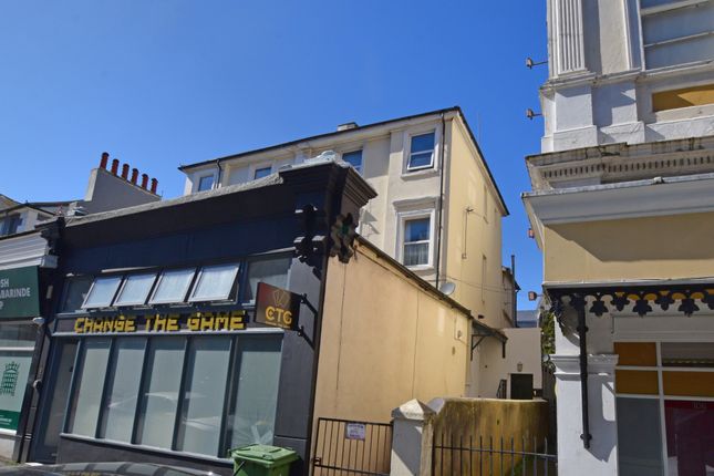 3 bed property, in Seaside Road, £195,000