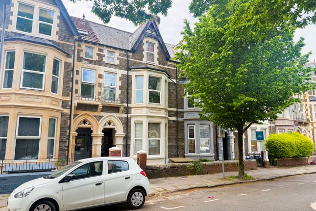 4 bed property, in Connaught Road, £495,000