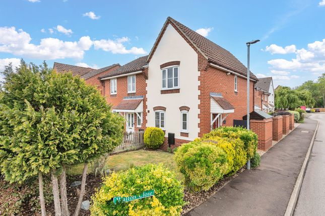 2 bed property, in New Path, £290,000