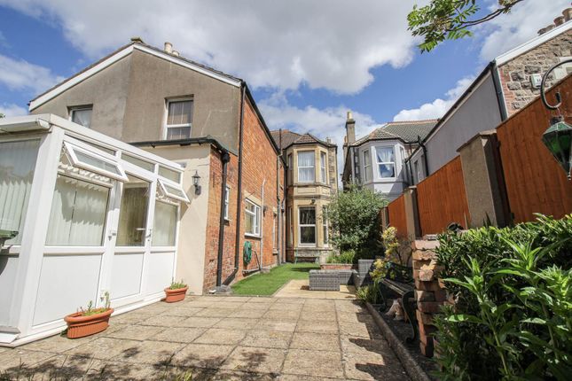 4 bed property, in Severn Road, £350,000