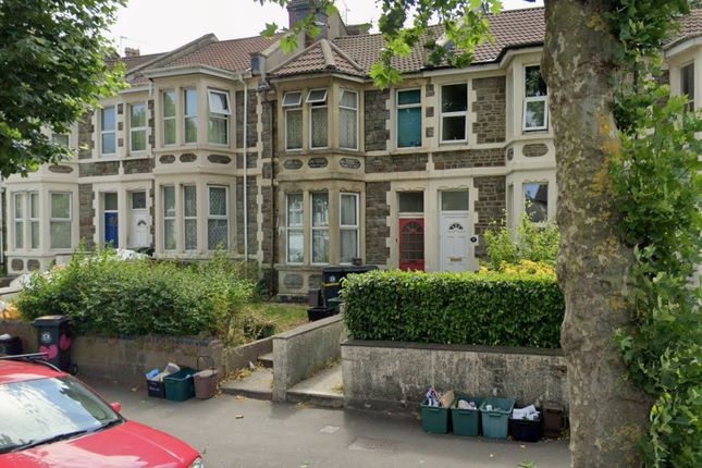 4 bed property, in Fishponds Road, £295,000