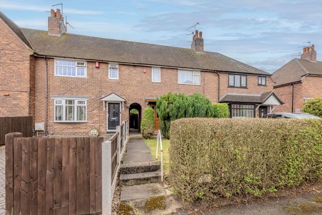 2 bed property, in St. Michaels Road, £145,000
