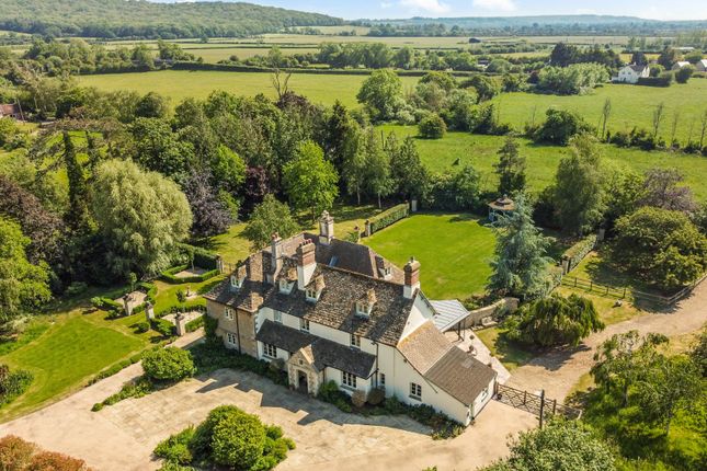 8 bed property, in Main Road, £1,850,000