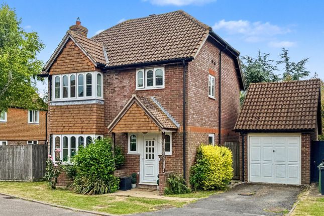 3 bed property, in Churchward Close, £425,000