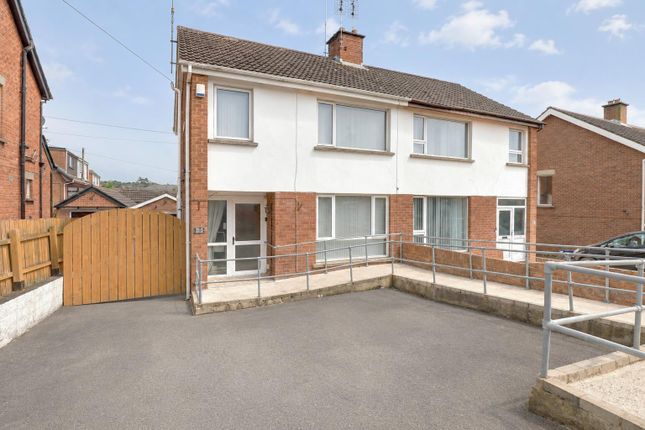 3 bed property, in 10 Victoria Park, £165,000