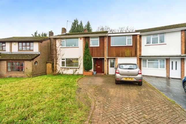 5 bed property, in The Parkway, £450,000