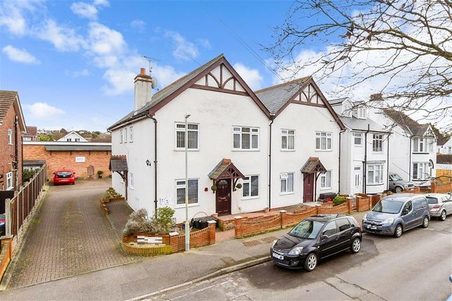 1 bed property, in Stanley Road, £80,000